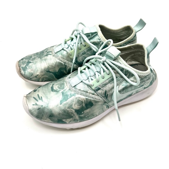 Nike Women’s Juvenate Floral Blue Tennis Sneakers Size 8 - Picture 4 of 16